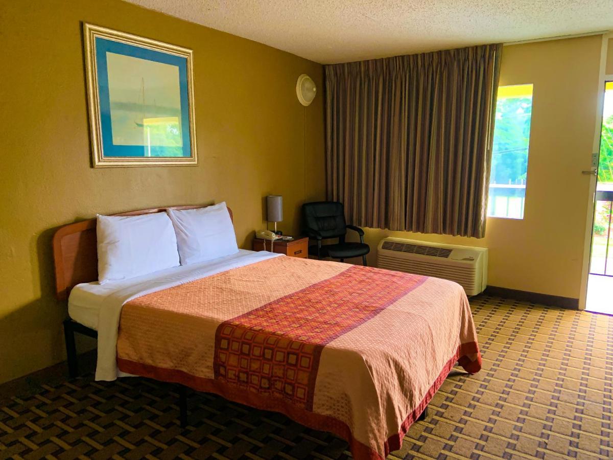 Red Carpet Inn Kinston Bagian luar foto
