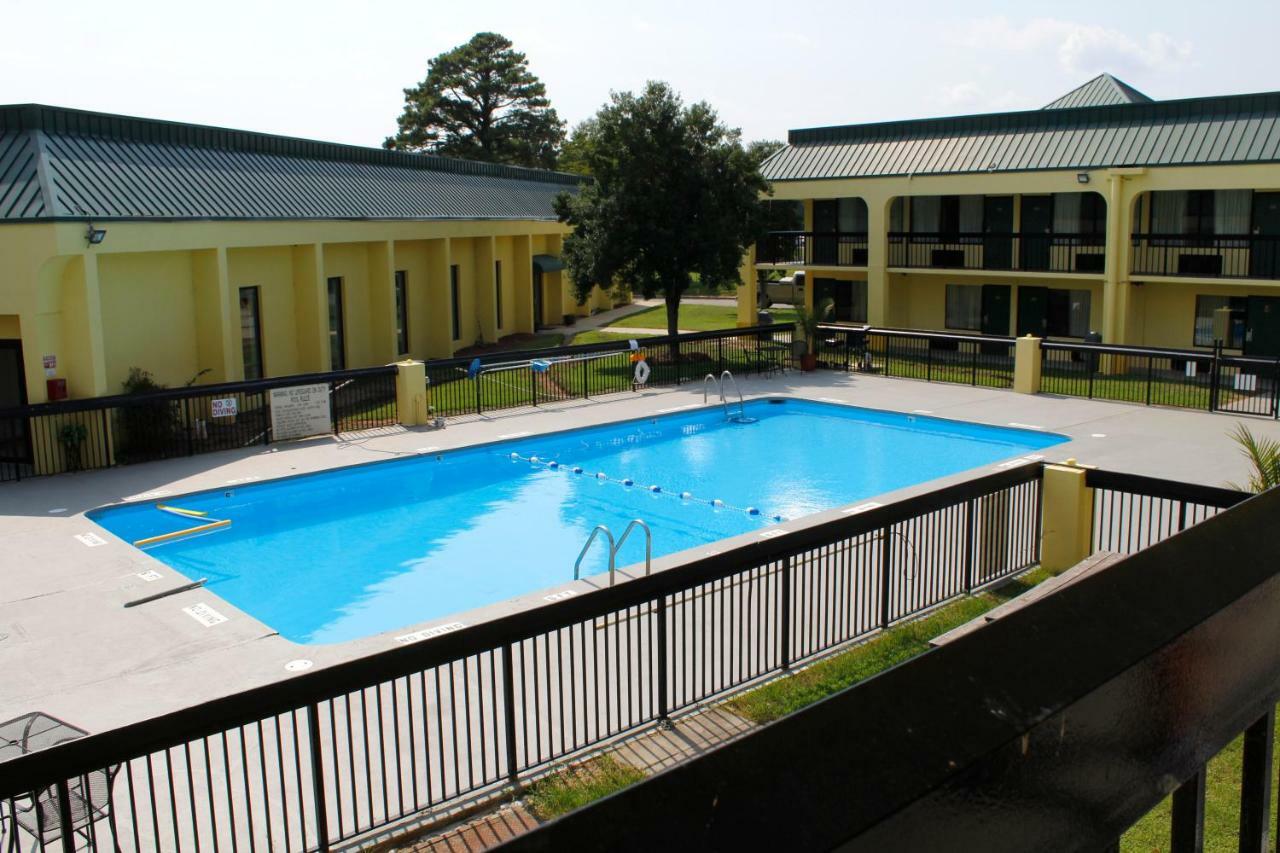 Red Carpet Inn Kinston Bagian luar foto